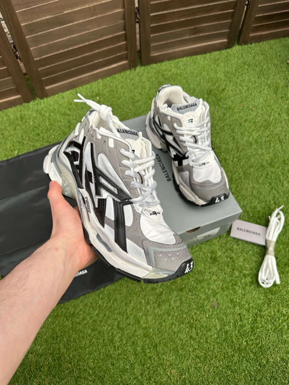 Balenciaga Runner 2.0 Sneakers - Grey/White/Black